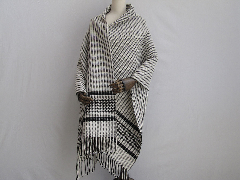 Echarpe de lana con patrón de tejido sostenible